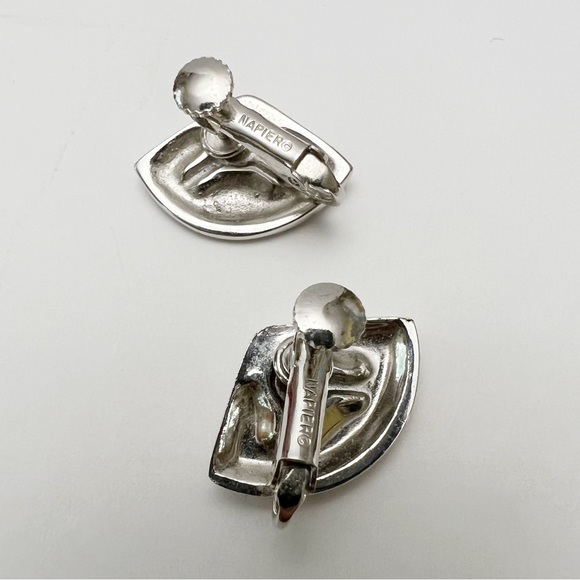 Vintage Modernist Napier Silvertone Angular Screwback Earrings - Picture 4 of 4